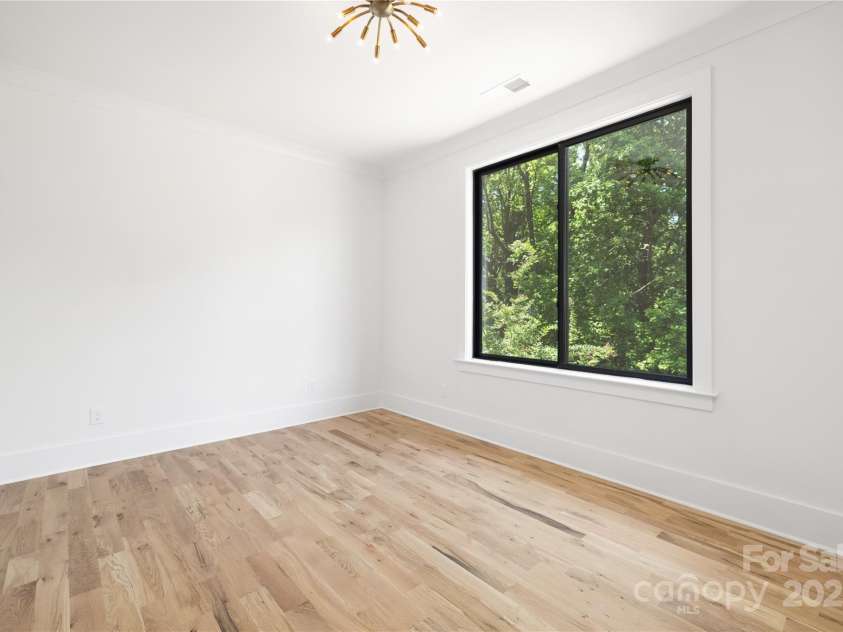 816 Tennyson Drive, Charlotte, NC 28208.  MLS# CAR4322990, YatesRealty ID 26215. 