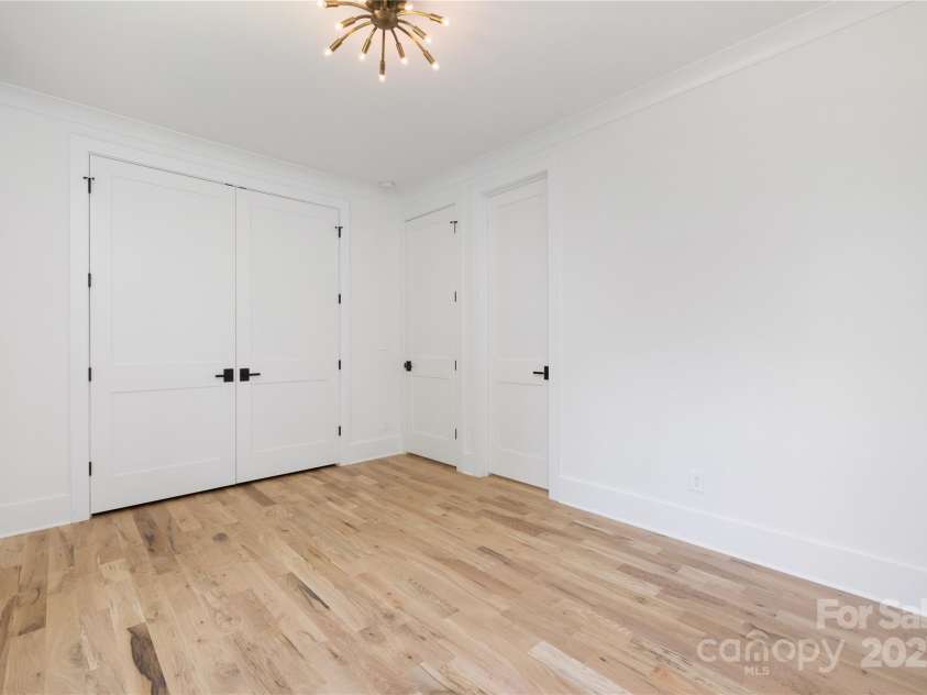 816 Tennyson Drive, Charlotte, NC 28208.  MLS# CAR4322990, YatesRealty ID 26215. 