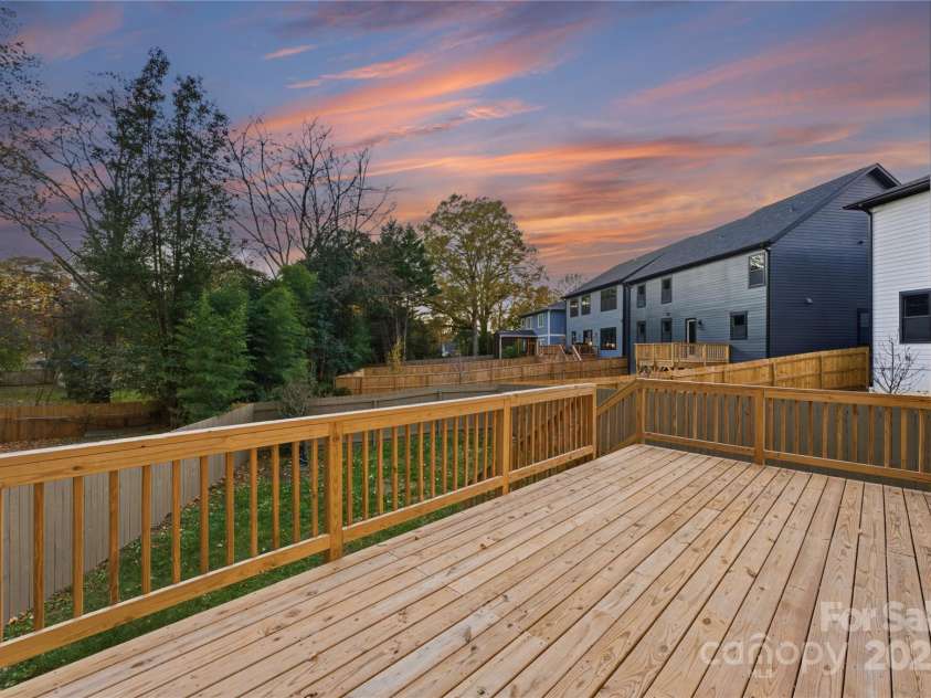 816 Tennyson Drive, Charlotte, NC 28208.  MLS# CAR4322990, YatesRealty ID 26215. 