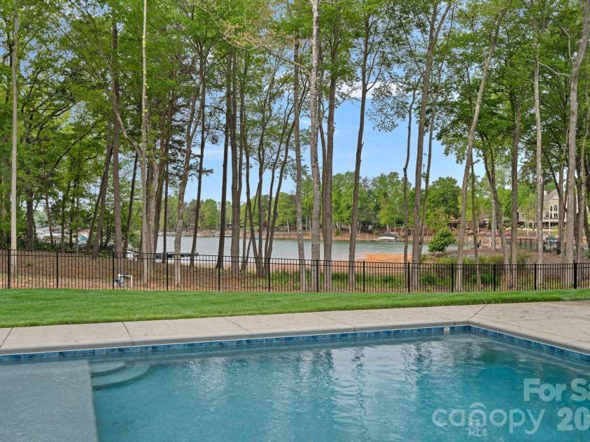 111 Kent Court, Mooresville, NC 28117.  MLS# CAR4347479, YatesRealty ID 26216. 