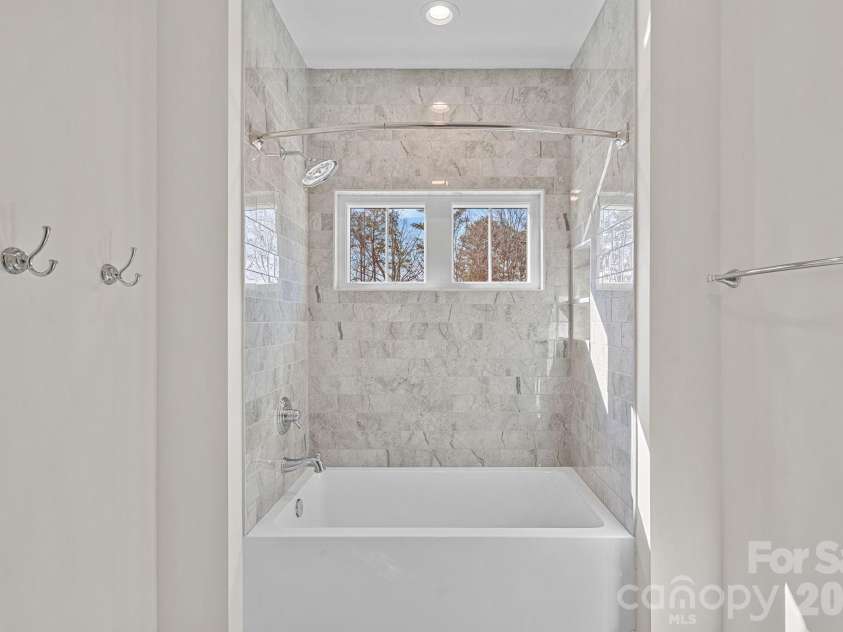 111 Kent Court, Mooresville, NC 28117.  MLS# CAR4347479, YatesRealty ID 26216. Upper level bath