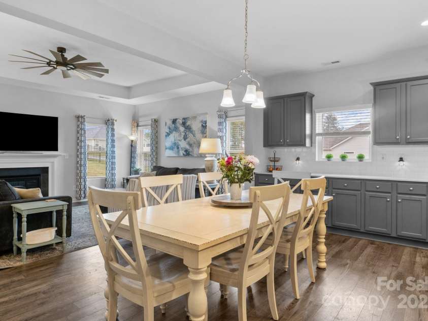 7604 Tanglewood Way, Denver, NC 28037.  MLS# CAR4258922, YatesRealty ID 26216. Dining Area