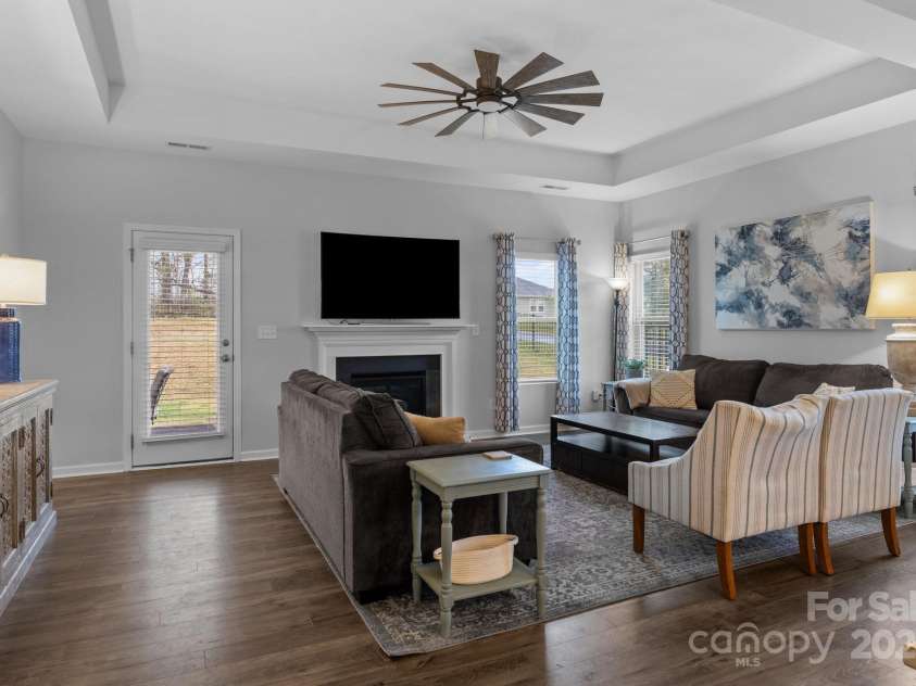 7604 Tanglewood Way, Denver, NC 28037.  MLS# CAR4258922, YatesRealty ID 26216. Great Room