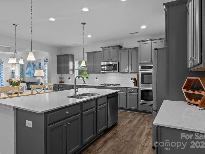 7604 Tanglewood Way, Denver, NC 28037.  MLS# CAR4258922, YatesRealty ID 26216. Kitchen