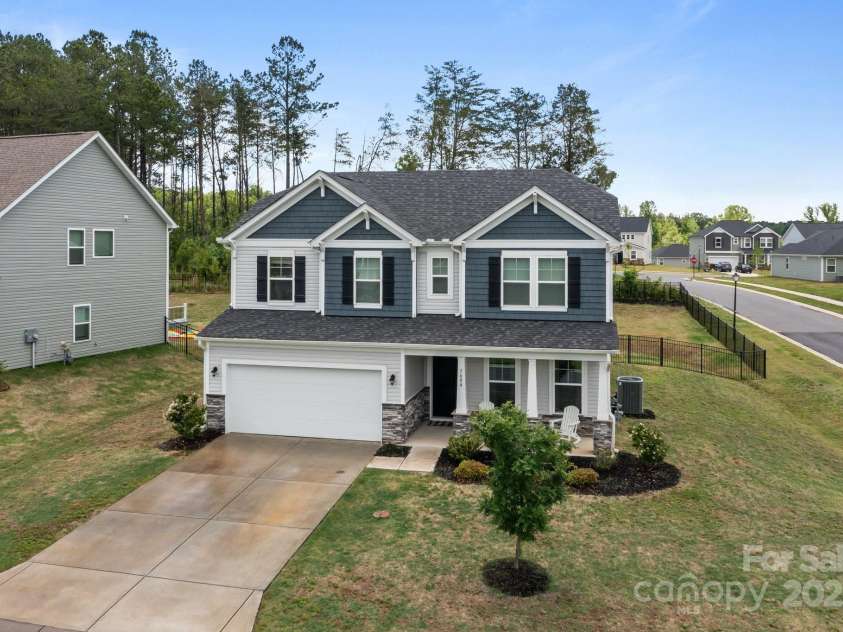 7604 Tanglewood Way, Denver, NC 28037.  MLS# CAR4258922, YatesRealty ID 26216. Welcome Home!