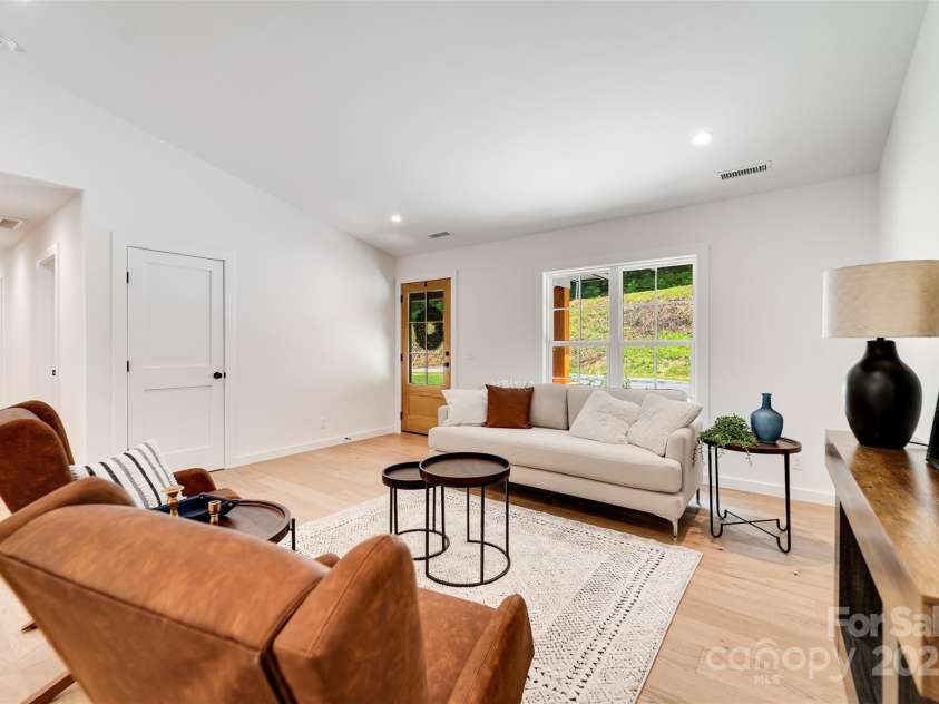 22 Crossing Lane, Sylva, NC 28779.  MLS# CAR4281247, YatesRealty ID 26217. 