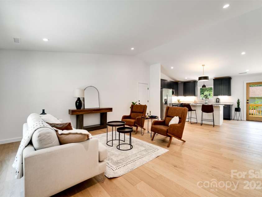 22 Crossing Lane, Sylva, NC 28779.  MLS# CAR4281247, YatesRealty ID 26217. 