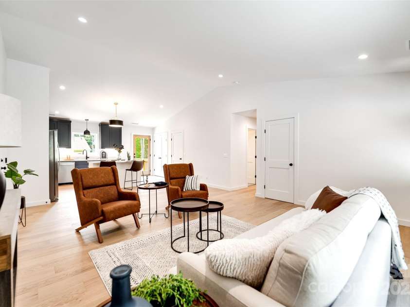 22 Crossing Lane, Sylva, NC 28779.  MLS# CAR4281247, YatesRealty ID 26217. 