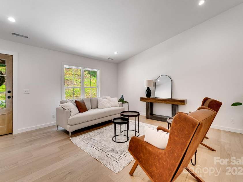 22 Crossing Lane, Sylva, NC 28779.  MLS# CAR4281247, YatesRealty ID 26217. 