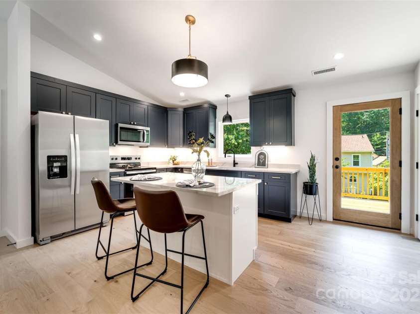 22 Crossing Lane, Sylva, NC 28779.  MLS# CAR4281247, YatesRealty ID 26217. 