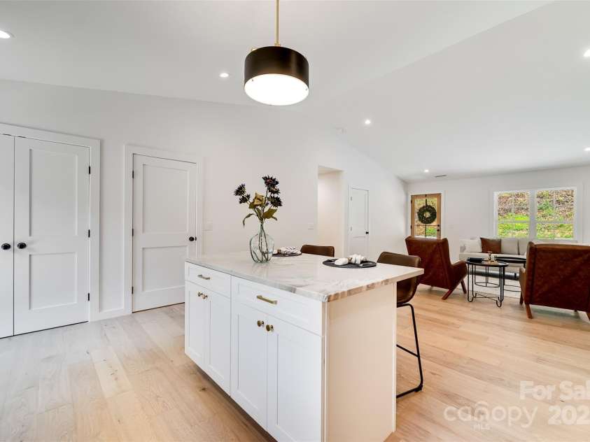 22 Crossing Lane, Sylva, NC 28779.  MLS# CAR4281247, YatesRealty ID 26217. 