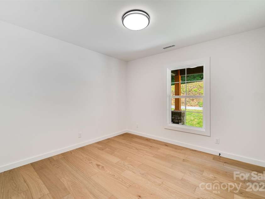 22 Crossing Lane, Sylva, NC 28779.  MLS# CAR4281247, YatesRealty ID 26217. 