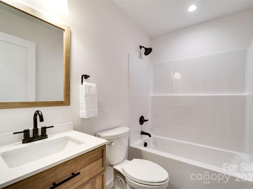 22 Crossing Lane, Sylva, NC 28779.  MLS# CAR4281247, YatesRealty ID 26217. 