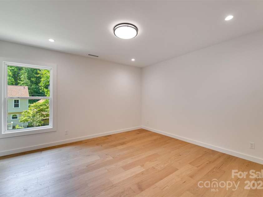 22 Crossing Lane, Sylva, NC 28779.  MLS# CAR4281247, YatesRealty ID 26217. 