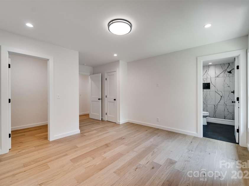 22 Crossing Lane, Sylva, NC 28779.  MLS# CAR4281247, YatesRealty ID 26217. 