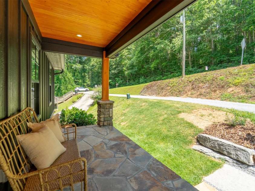 22 Crossing Lane, Sylva, NC 28779.  MLS# CAR4281247, YatesRealty ID 26217. 