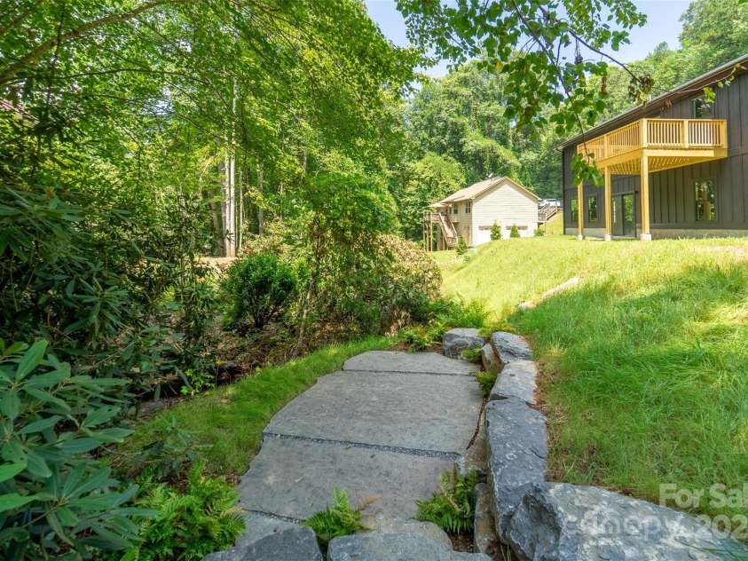 22 Crossing Lane, Sylva, NC 28779.  MLS# CAR4281247, YatesRealty ID 26217. 