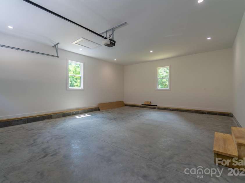 22 Crossing Lane, Sylva, NC 28779.  MLS# CAR4281247, YatesRealty ID 26217. 