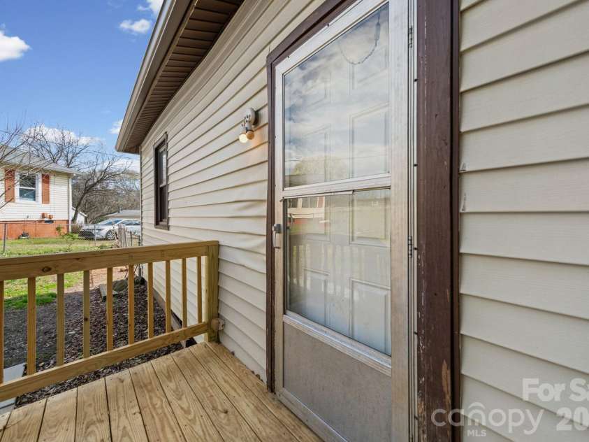 1866 Hilltop Circle, Gastonia, NC 28054.  MLS# CAR4355315, YatesRealty ID 26218. Rear (kitchen) door