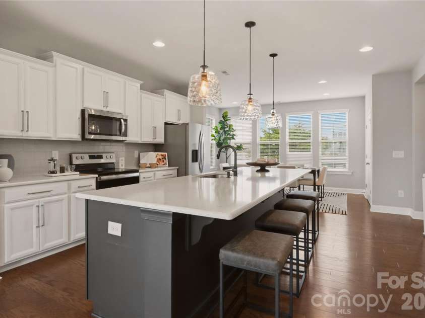 1105 Towns Hill Way, Charlotte, NC 28209.  MLS# CAR4365934, YatesRealty ID 26219. 