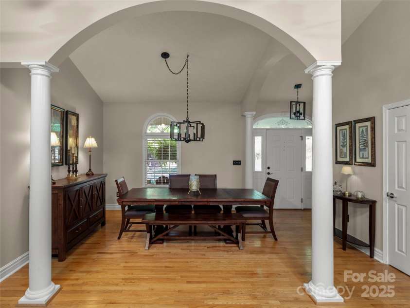 71 Dallas Drive, Hendersonville, NC 28739.  MLS# CAR4281689, YatesRealty ID 26219. 