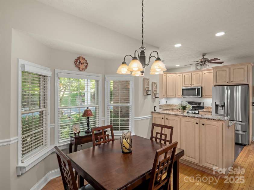 71 Dallas Drive, Hendersonville, NC 28739.  MLS# CAR4281689, YatesRealty ID 26219. 
