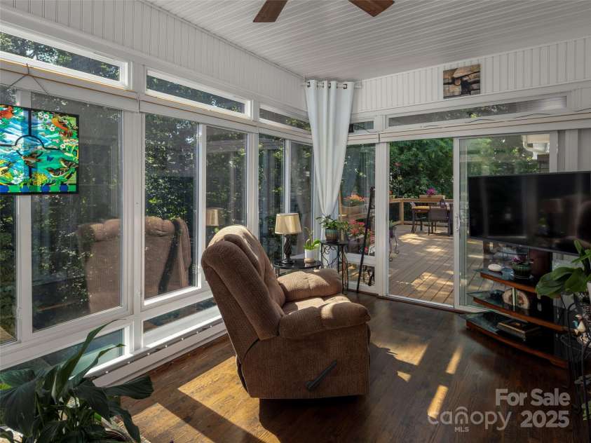 71 Dallas Drive, Hendersonville, NC 28739.  MLS# CAR4281689, YatesRealty ID 26219. 