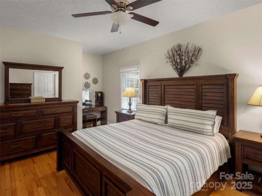 71 Dallas Drive, Hendersonville, NC 28739.  MLS# CAR4281689, YatesRealty ID 26219. 