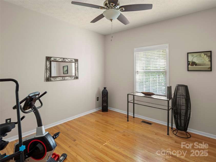 71 Dallas Drive, Hendersonville, NC 28739.  MLS# CAR4281689, YatesRealty ID 26219. 