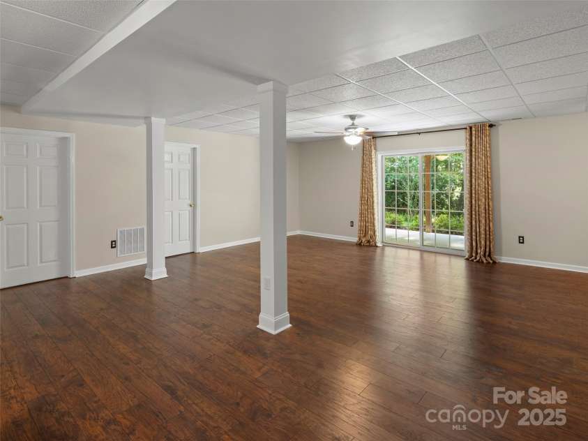 71 Dallas Drive, Hendersonville, NC 28739.  MLS# CAR4281689, YatesRealty ID 26219. 