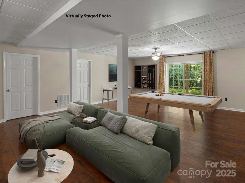 71 Dallas Drive, Hendersonville, NC 28739.  MLS# CAR4281689, YatesRealty ID 26219. 