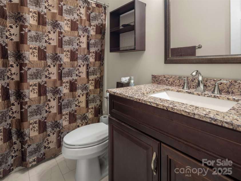 71 Dallas Drive, Hendersonville, NC 28739.  MLS# CAR4281689, YatesRealty ID 26219. 