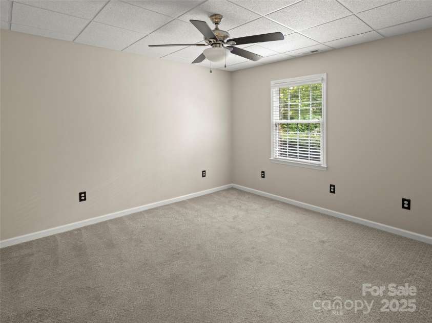 71 Dallas Drive, Hendersonville, NC 28739.  MLS# CAR4281689, YatesRealty ID 26219. 