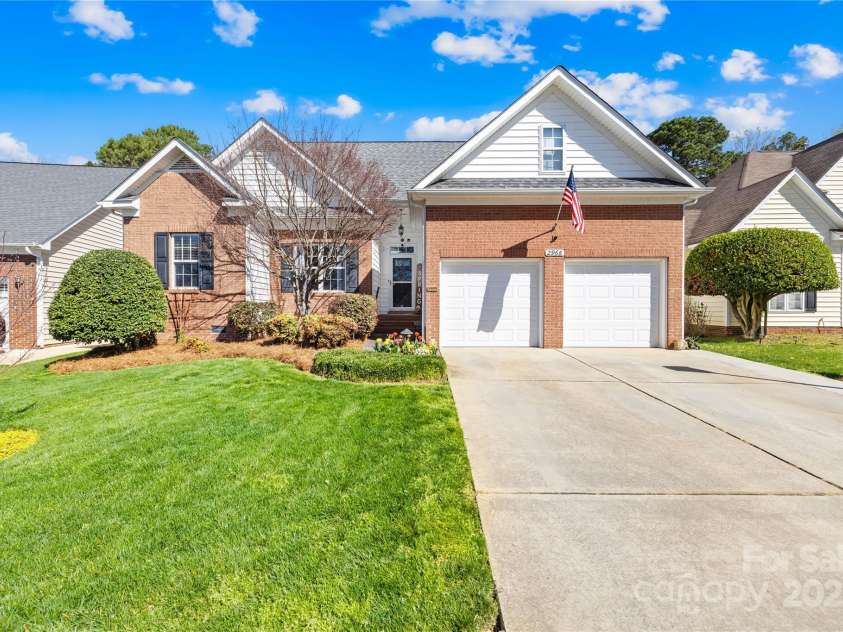 2966 Huckleberry Hill Drive, Fort Mill, SC 29715.  MLS# CAR4237525, YatesRealty ID 2622. 