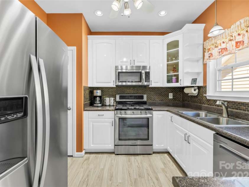 2966 Huckleberry Hill Drive, Fort Mill, SC 29715.  MLS# CAR4237525, YatesRealty ID 2622. 