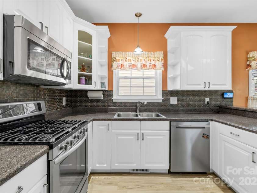 2966 Huckleberry Hill Drive, Fort Mill, SC 29715.  MLS# CAR4237525, YatesRealty ID 2622. 