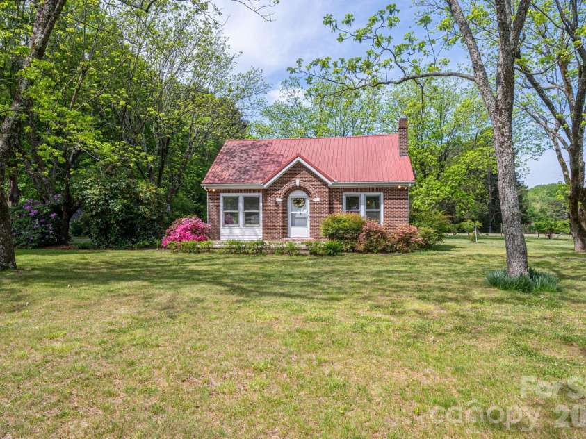 5309 Hickory Grove Road, Stanley, NC 28164.  MLS# CAR4361259, YatesRealty ID 26220. 