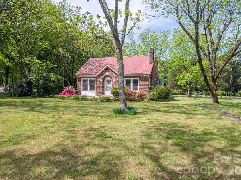 5309 Hickory Grove Road, Stanley, NC 28164.  MLS# CAR4361259, YatesRealty ID 26220. 