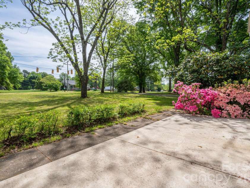 5309 Hickory Grove Road, Stanley, NC 28164.  MLS# CAR4361259, YatesRealty ID 26220. 