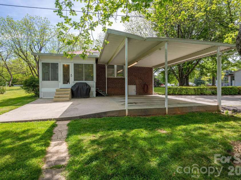 5309 Hickory Grove Road, Stanley, NC 28164.  MLS# CAR4361259, YatesRealty ID 26220. 