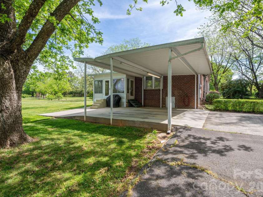 5309 Hickory Grove Road, Stanley, NC 28164.  MLS# CAR4361259, YatesRealty ID 26220. 