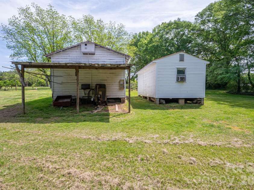 5309 Hickory Grove Road, Stanley, NC 28164.  MLS# CAR4361259, YatesRealty ID 26220. 