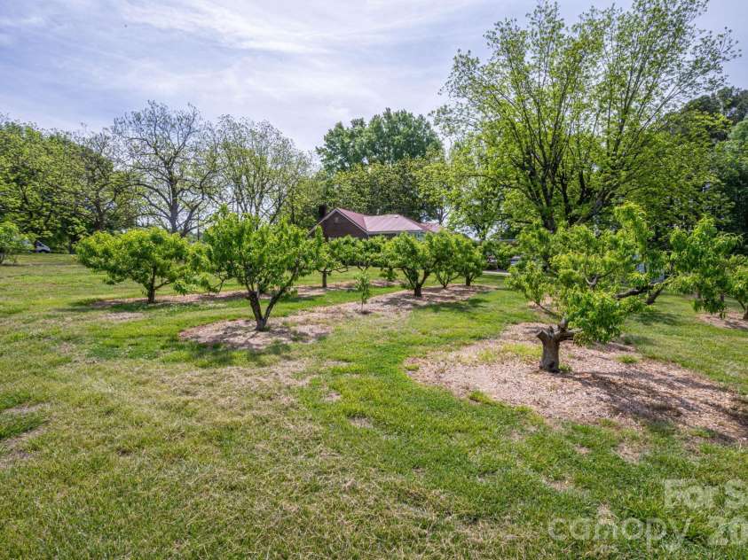 5309 Hickory Grove Road, Stanley, NC 28164.  MLS# CAR4361259, YatesRealty ID 26220. 
