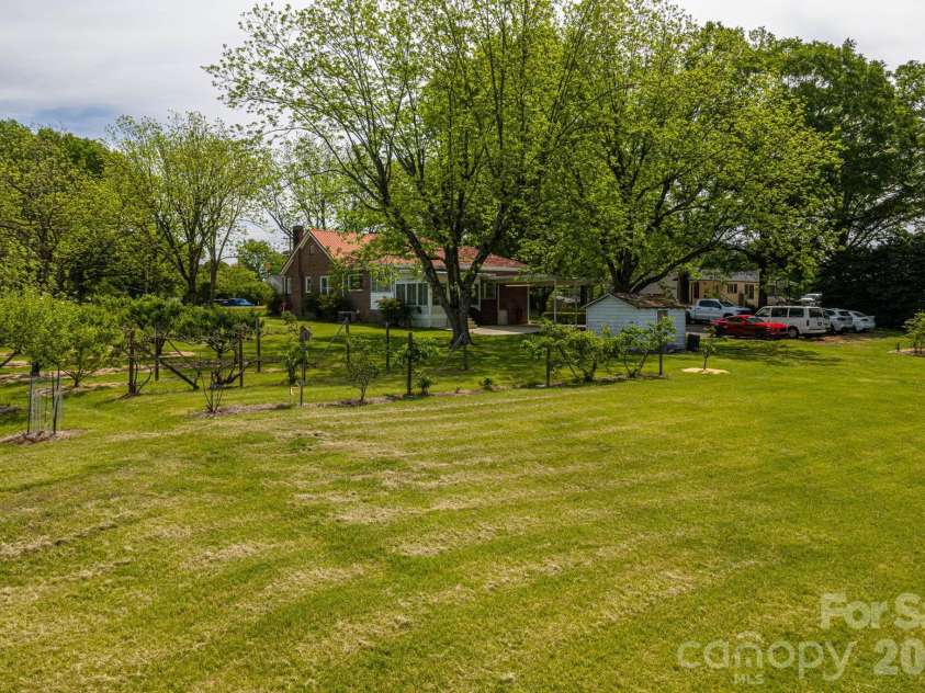 5309 Hickory Grove Road, Stanley, NC 28164.  MLS# CAR4361259, YatesRealty ID 26220. 