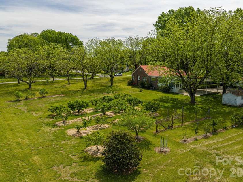5309 Hickory Grove Road, Stanley, NC 28164.  MLS# CAR4361259, YatesRealty ID 26220. 