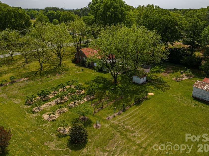 5309 Hickory Grove Road, Stanley, NC 28164.  MLS# CAR4361259, YatesRealty ID 26220. 