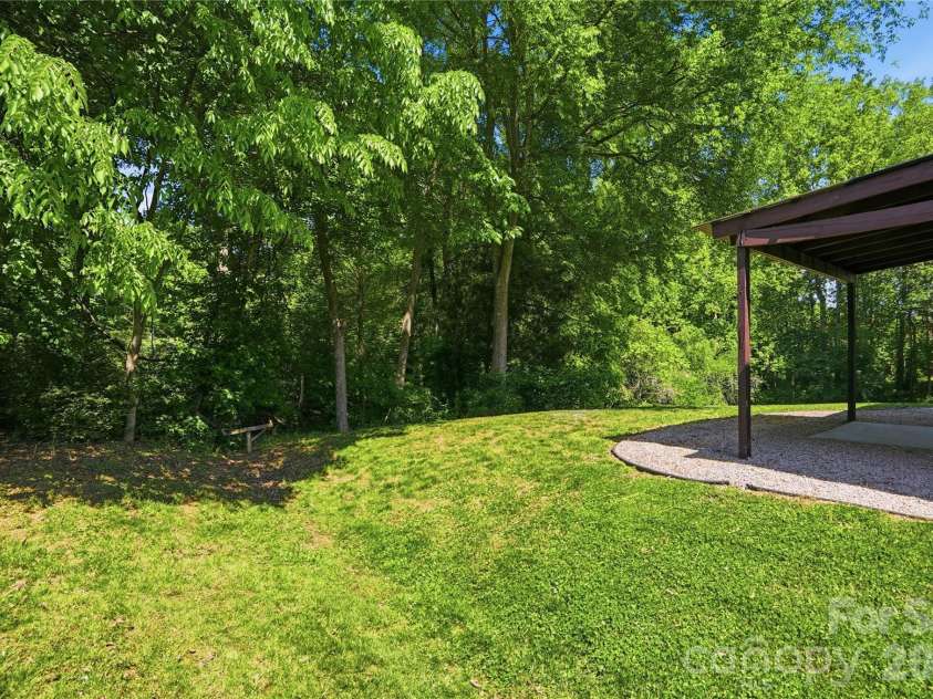 126 Matlen Drive, Mooresville, NC 28117.  MLS# CAR4373700, YatesRealty ID 26222. 