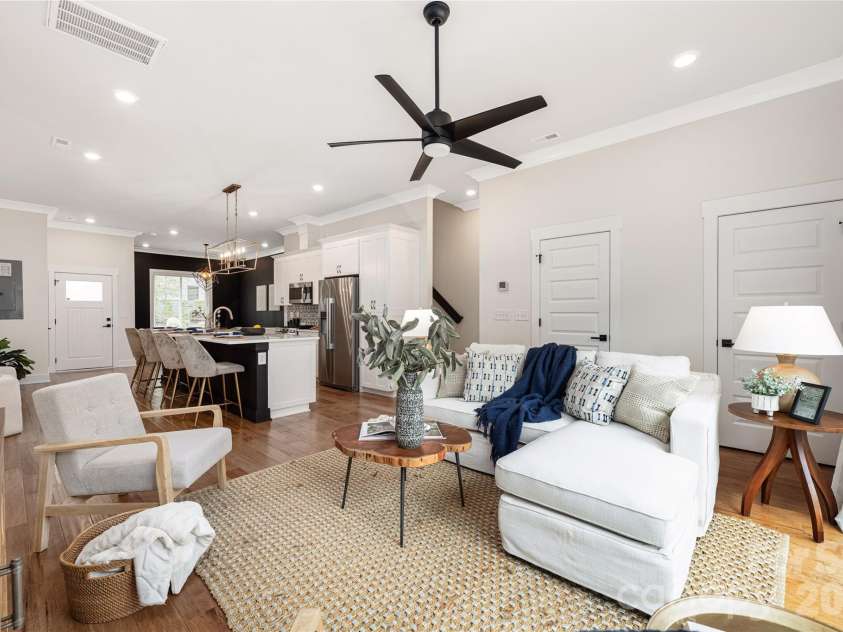 920 Van Every Street, Charlotte, NC 28205.  MLS# CAR4375344, YatesRealty ID 26223. 