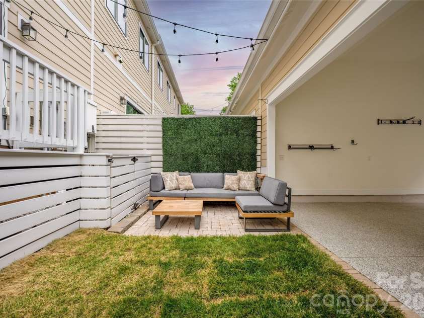 920 Van Every Street, Charlotte, NC 28205.  MLS# CAR4375344, YatesRealty ID 26223. 