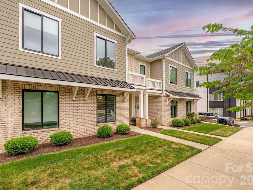 920 Van Every Street, Charlotte, NC 28205.  MLS# CAR4375344, YatesRealty ID 26223. 